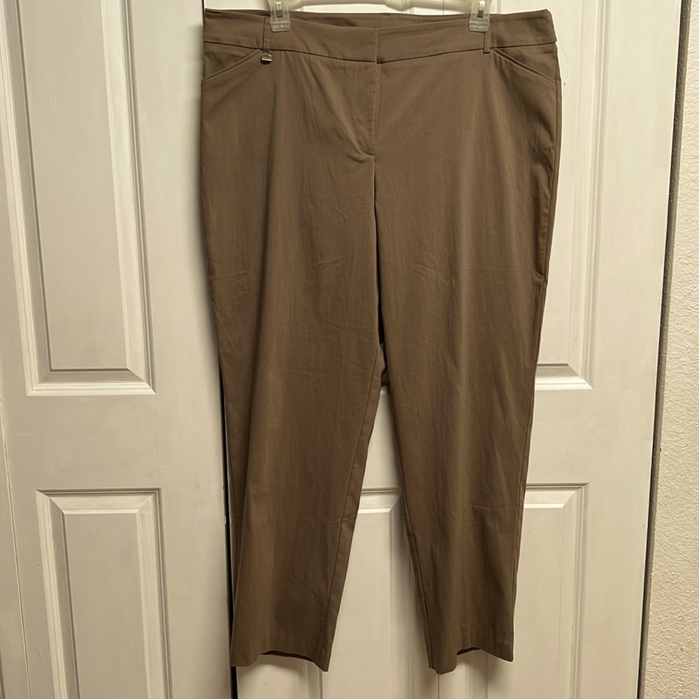 Avenue Olive Green High Rise 2 Pocket Dress Pants Size 20 Tall